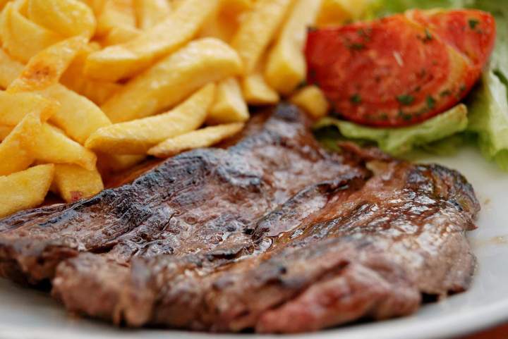 Viandes savoureuses, cuisson parfaite.